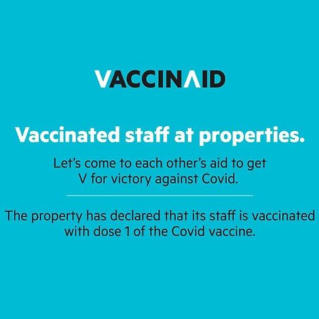 Vaccinated Staff - Oyo 11400 The Down Town Suites Hyderabad Eksteriør bilde