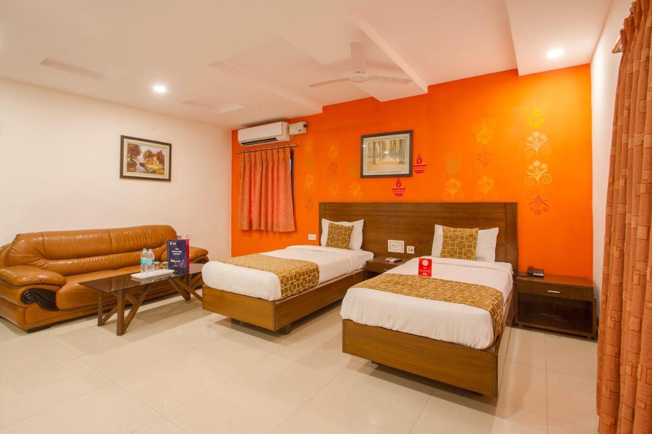 Vaccinated Staff - Oyo 11400 The Down Town Suites Hyderabad Eksteriør bilde
