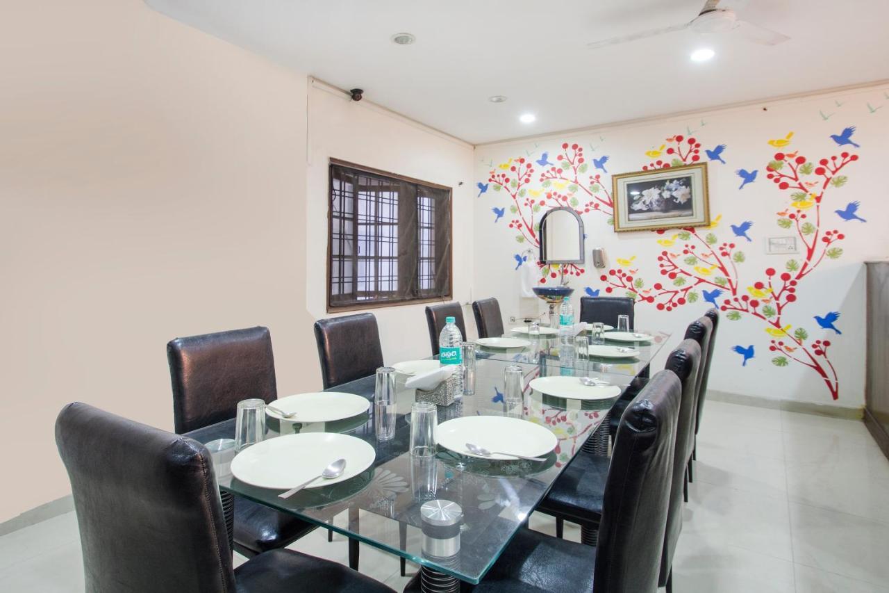 Vaccinated Staff - Oyo 11400 The Down Town Suites Hyderabad Eksteriør bilde
