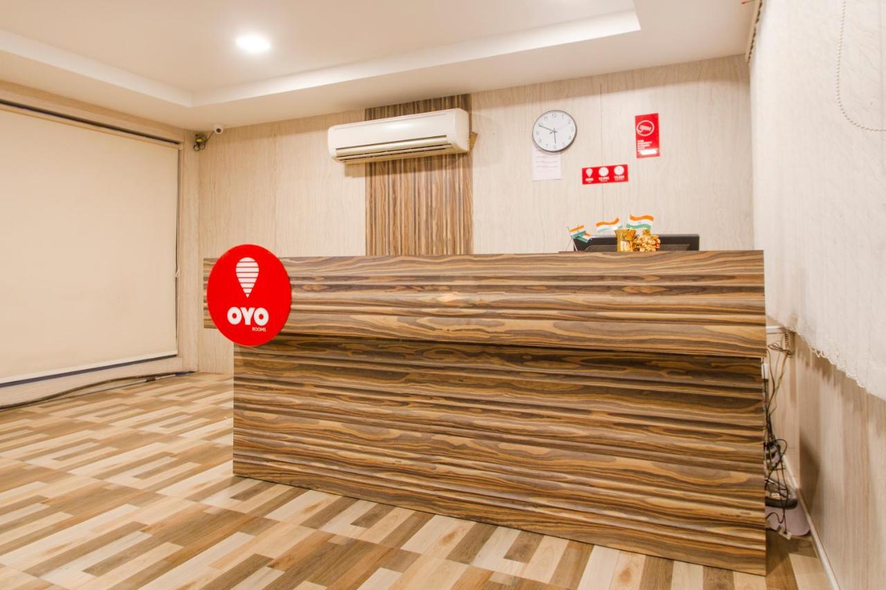 Vaccinated Staff - Oyo 11400 The Down Town Suites Hyderabad Eksteriør bilde