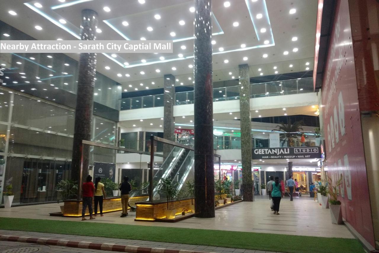 Vaccinated Staff - Oyo 11400 The Down Town Suites Hyderabad Eksteriør bilde