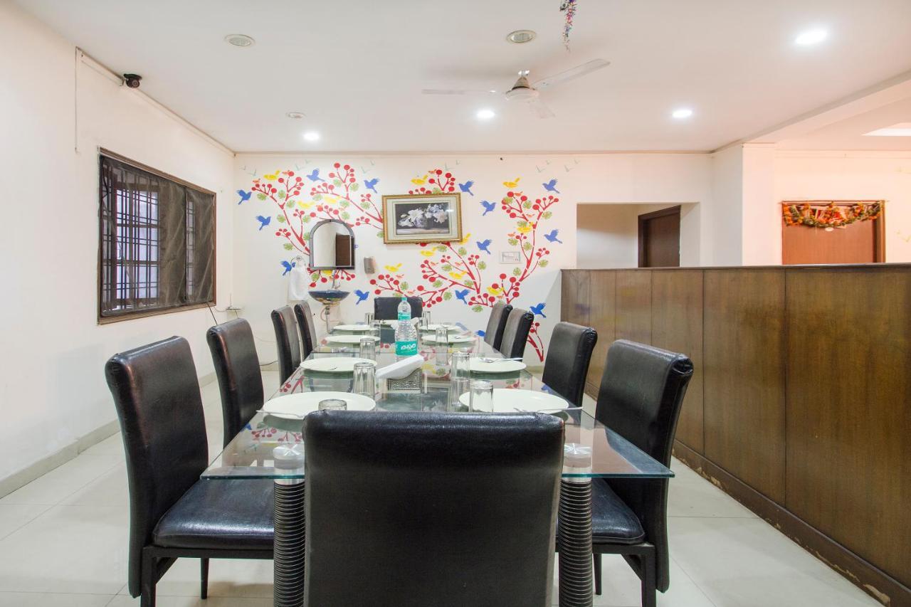 Vaccinated Staff - Oyo 11400 The Down Town Suites Hyderabad Eksteriør bilde