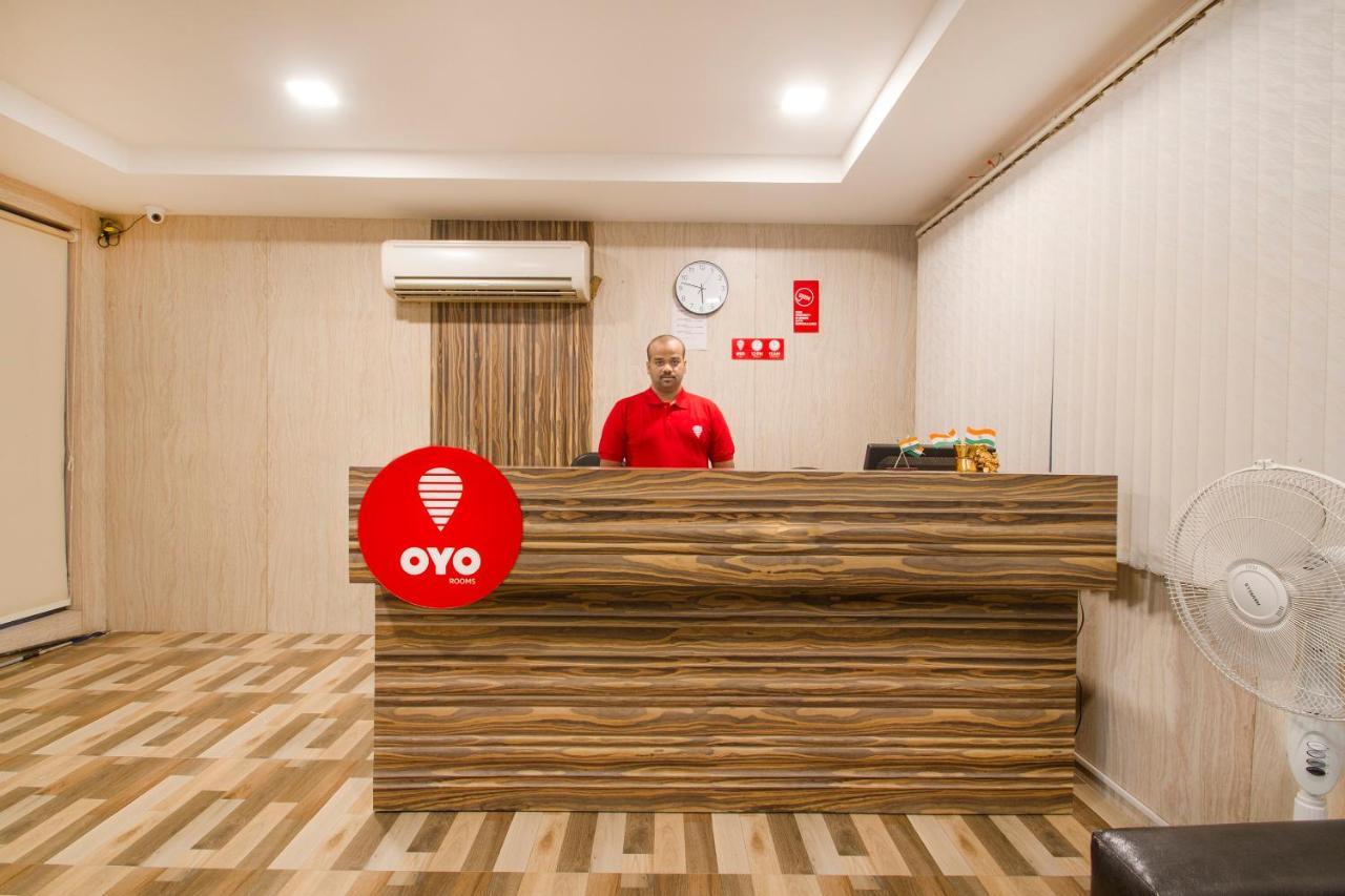 Vaccinated Staff - Oyo 11400 The Down Town Suites Hyderabad Eksteriør bilde