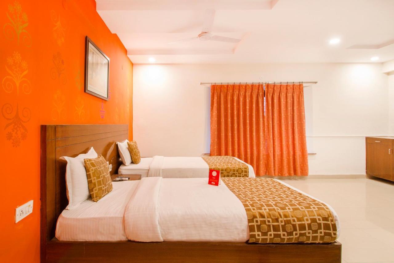Vaccinated Staff - Oyo 11400 The Down Town Suites Hyderabad Eksteriør bilde